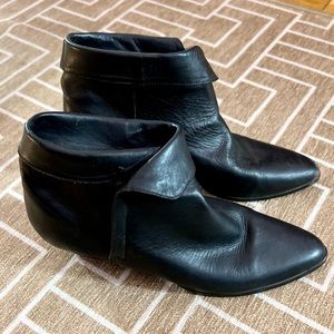Vintage 1980’s Flings black leather ankle boots